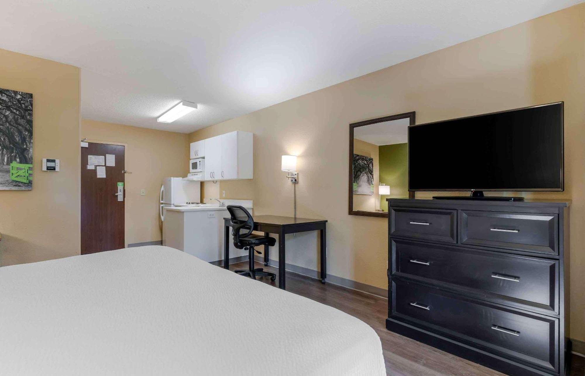 เอ็กซ์เทนด์ สเตย์ อเมริกา กรีนส์โบโรแอร์พอร์ต Hotel ภายนอก รูปภาพ