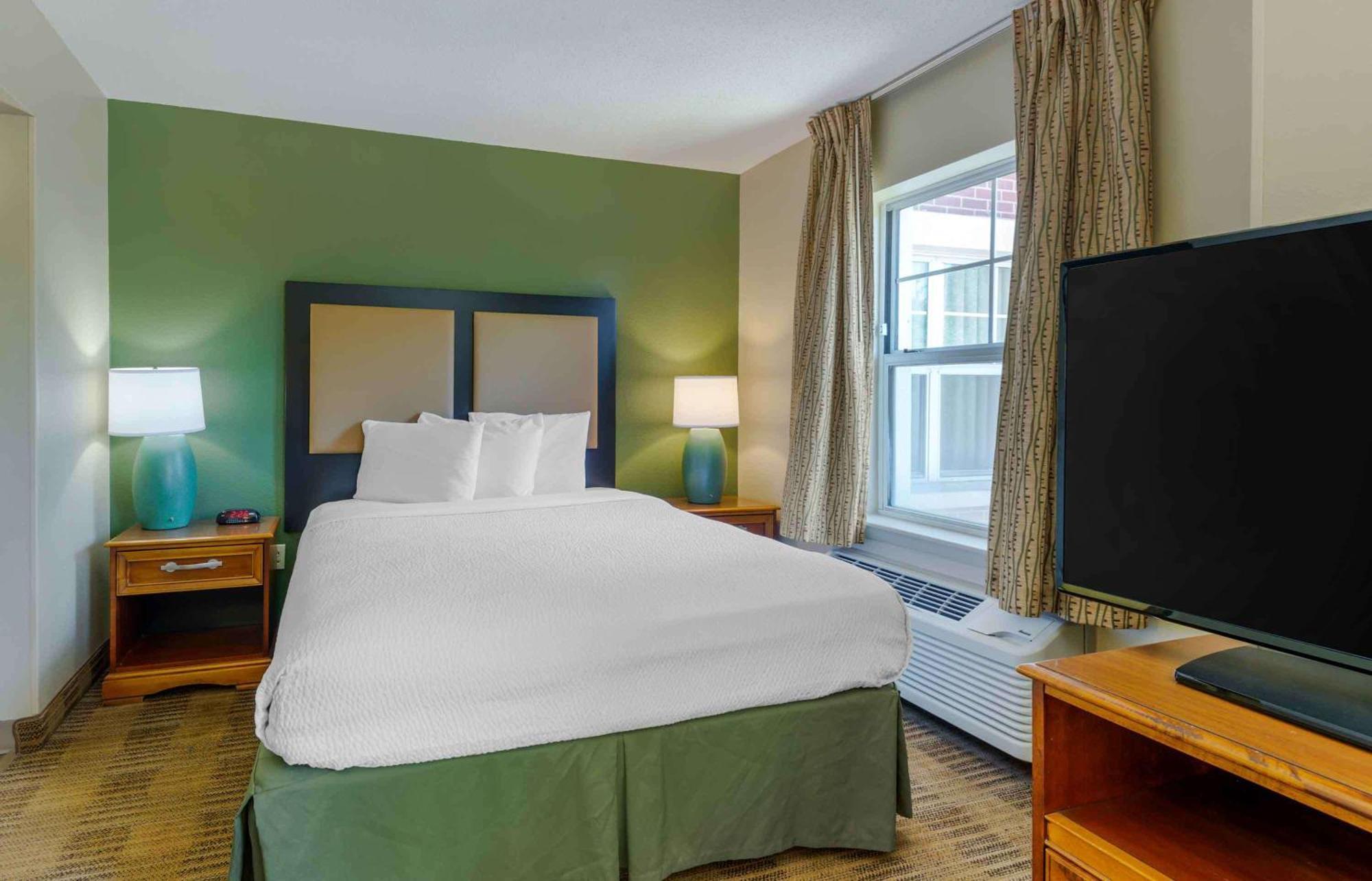 เอ็กซ์เทนด์ สเตย์ อเมริกา กรีนส์โบโรแอร์พอร์ต Hotel ภายนอก รูปภาพ