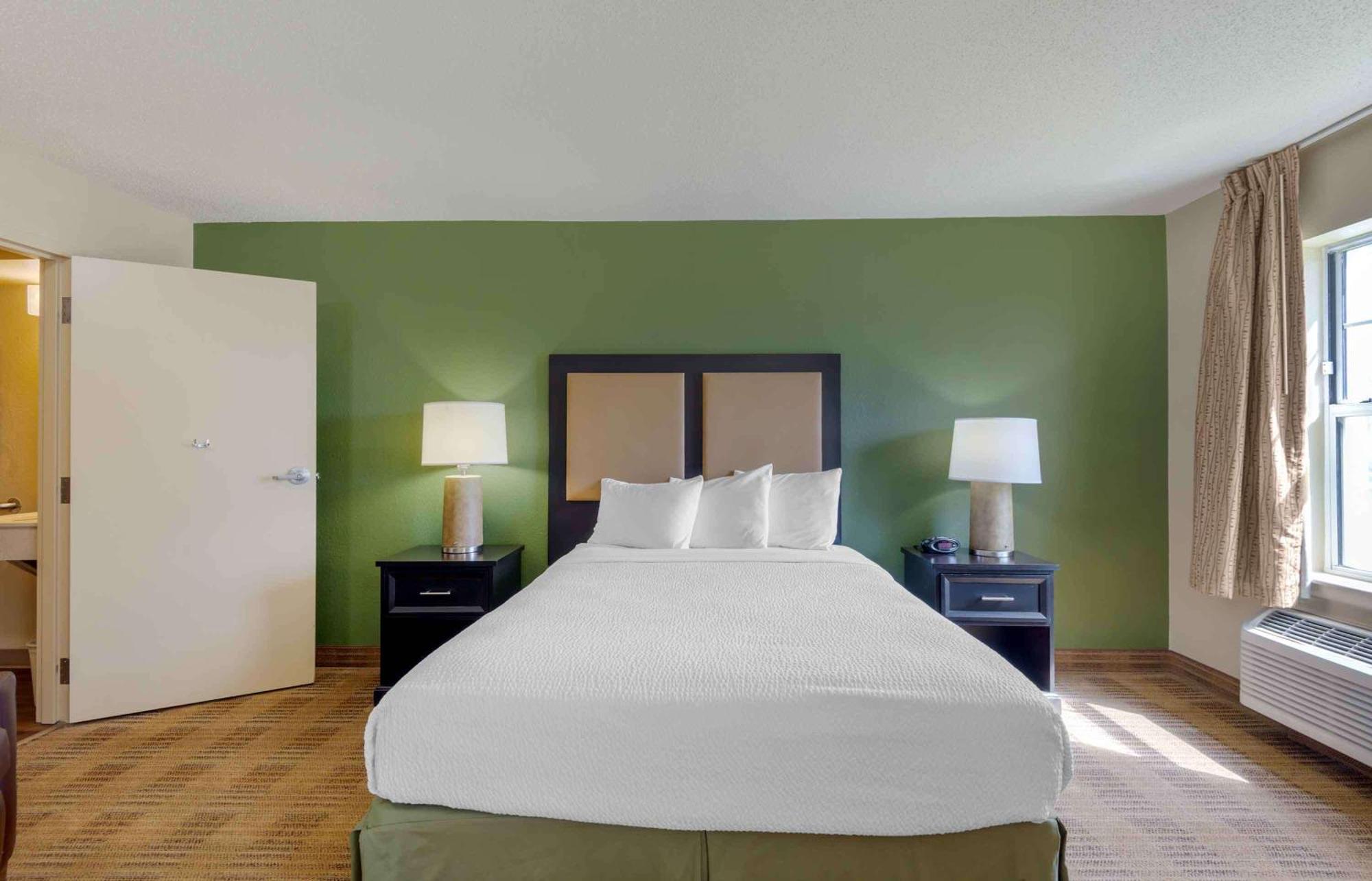 เอ็กซ์เทนด์ สเตย์ อเมริกา กรีนส์โบโรแอร์พอร์ต Hotel ภายนอก รูปภาพ