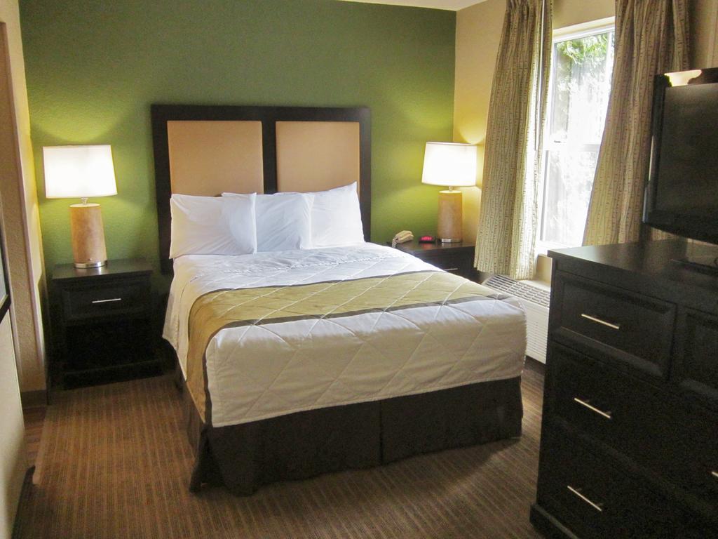 เอ็กซ์เทนด์ สเตย์ อเมริกา กรีนส์โบโรแอร์พอร์ต Hotel ภายนอก รูปภาพ
